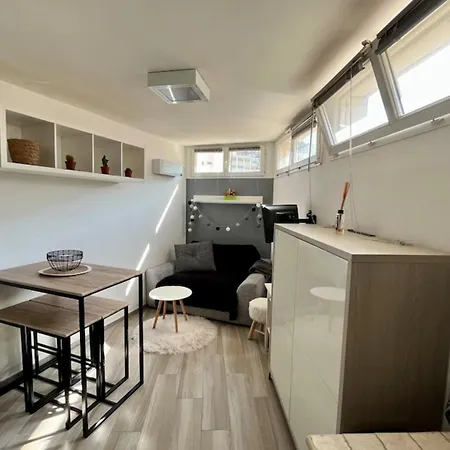 Charming T2 With Wifi Near Center Apartment