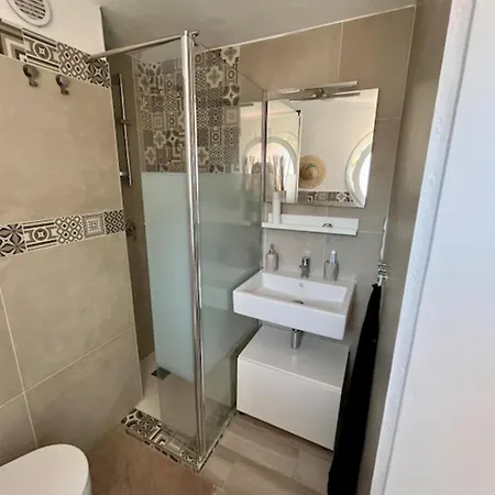 Charming T2 With Wifi Near Center Apartment *